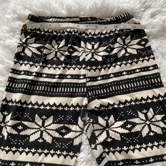 YPP Winter Holiday North Star Leggings - Picture 7 of 10